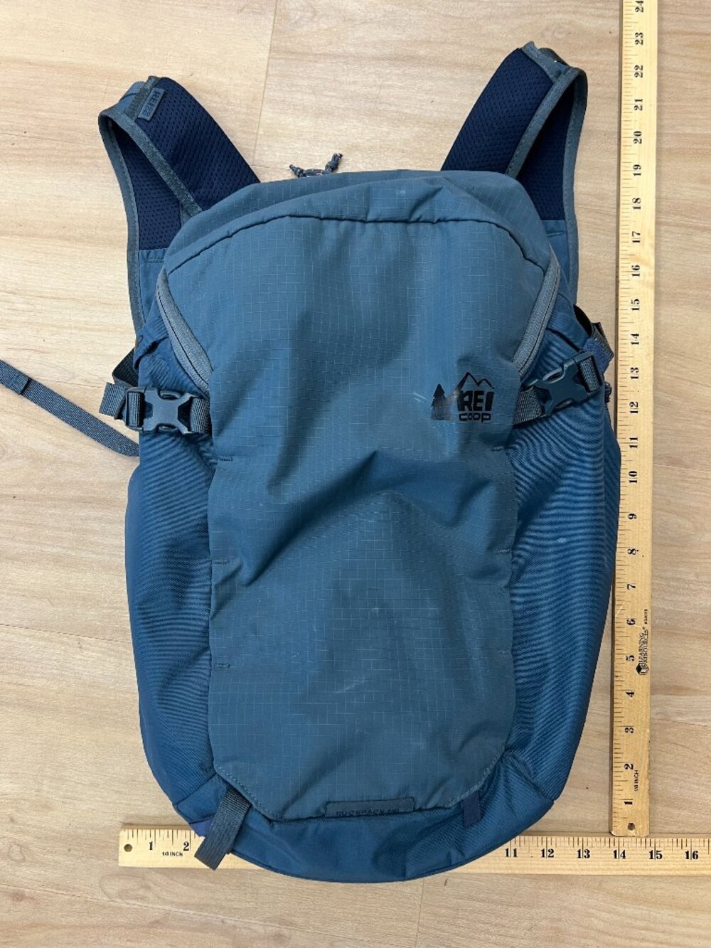 Women's REI CO-OP Ruckpack 18L blue